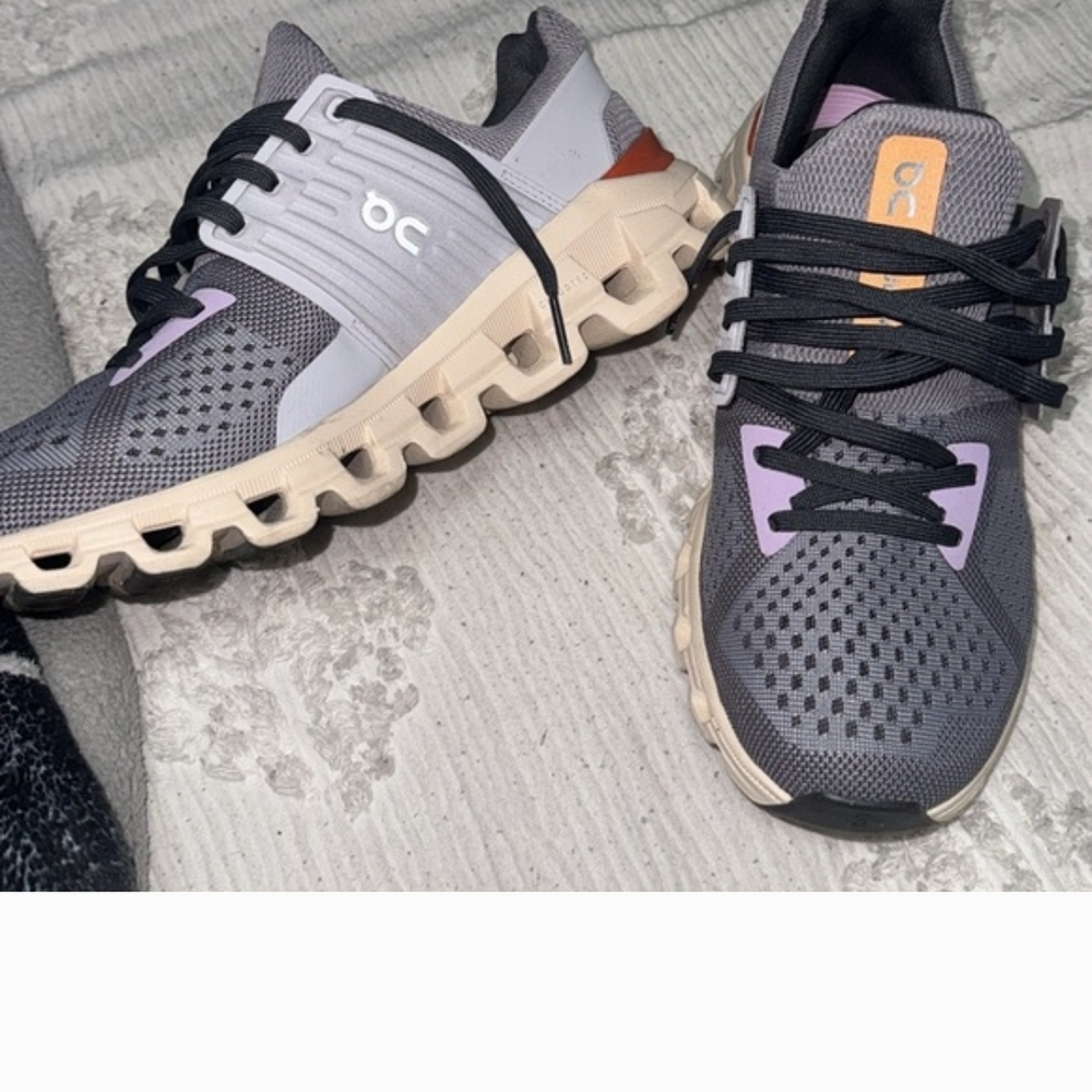 Oncloud Women's Athletic Shoes in Gray and Lavender